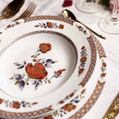 Assiette plate porcelaine Limoges décor floral polychrome Manufacture Royale