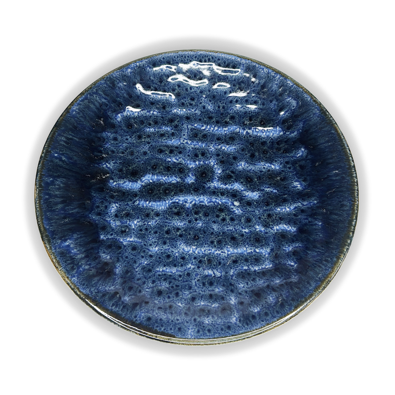 Assiette plate Kütahya Porselen glaçure réactive bleu nuit vue dessus