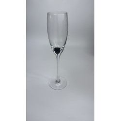 Flûte à champagne transparente très élancée pied fin pastille noire vue de face