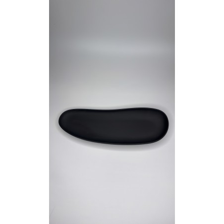 Plat allongé Yayoi Cookplay noir mat forme organique asymétrique vue dessus