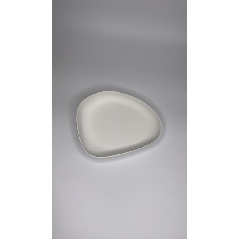 Petite assiette Yayoi Cookplay blanche forme galet compact vue dessus