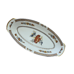 Plat ovale de service vue de hauteur